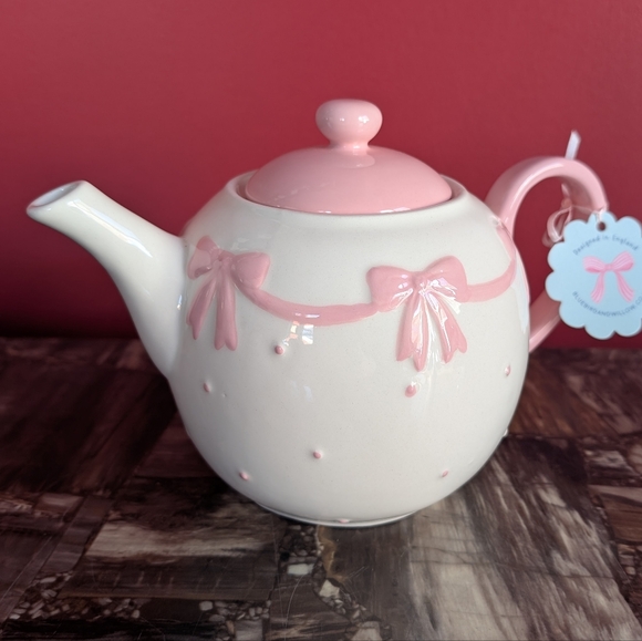 Bluebird & Willow Other - ❌SOLD❌Trending 📈 Bow Design Teapot by Bluebird & Willow 🎀